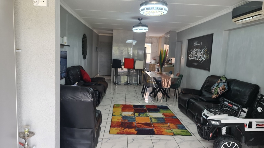 2 Bedroom Property for Sale in Safari Gardens North West
